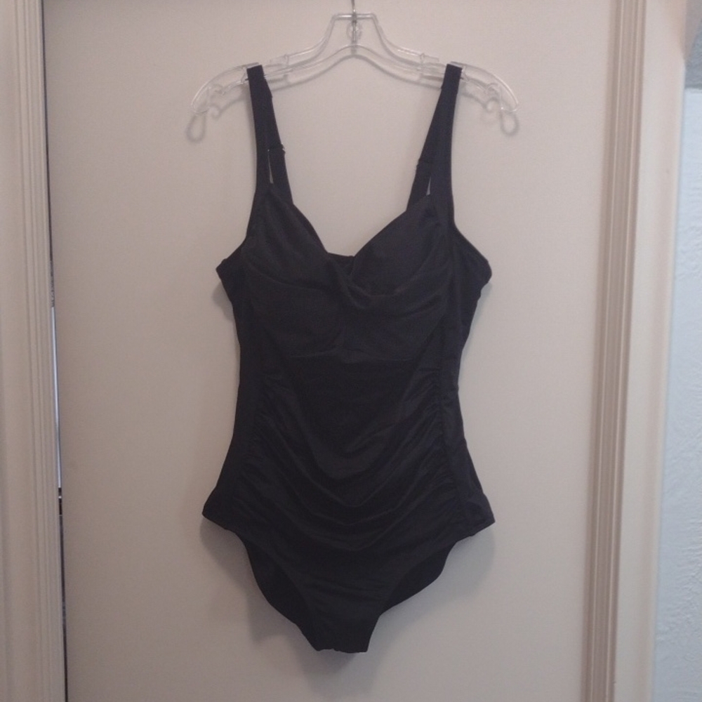 Swimsuits For All Black One Piece Swimsuit New without Tag (J128)
